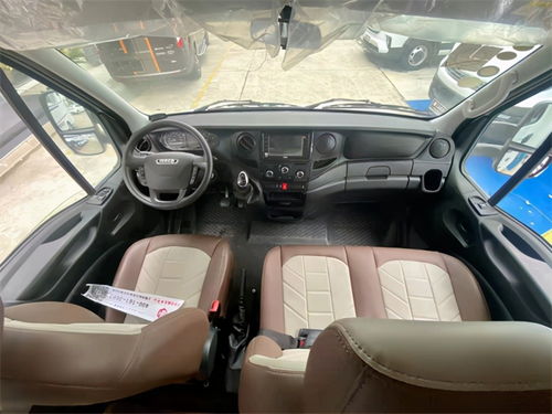 國五隆翠家用房車 實木家具版C10五座房車，匠心打造移動溫馨之家